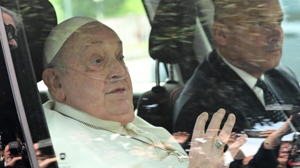 El Vaticano difunde el texto del Rogito depositado en el ataúd del papa Francisco