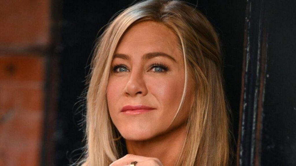 Un hombre chocó contra la casa de Jennifer Aniston en California mientras ella estaba allí