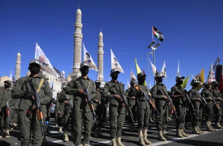 Rebeldes Hutíes prometen ‘venganza’ y ‘días oscuros’ para Israel tras asesinato de su jefe de Gobierno, Ahmad Ghaleb al Rahwi