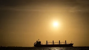 ¿Qué tiene que ver el fenómeno de El Niño con el Canal de Panamá? Así podría afectar el tránsito de buques